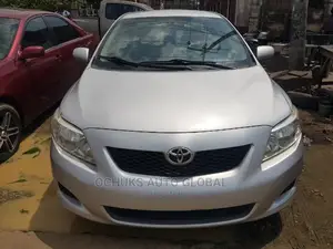 Toyota Corolla 2010 Silver