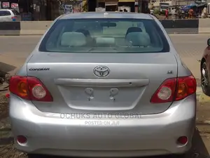 Toyota Corolla 2010 Silver