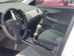 Toyota Corolla 2010 Silver