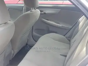 Toyota Corolla 2010 Silver