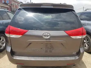 Toyota Sienna 2014 Gray
