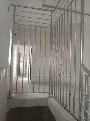 Photo - Stainless Bulgary Rails