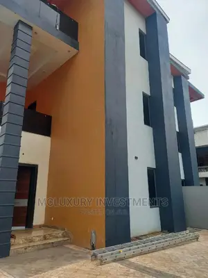 5bdrm Duplex in A Close Off Sobo for sale
