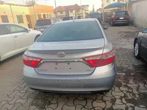 Toyota Camry 2016 Silver