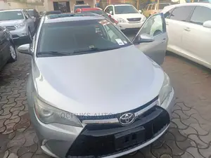 Toyota Camry 2016 Silver