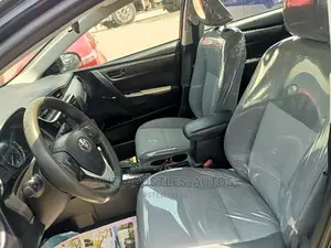 Toyota Corolla LE (1.8L 4cyl 2A) 2018 Black