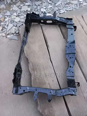 Radiator Support HRV 2013