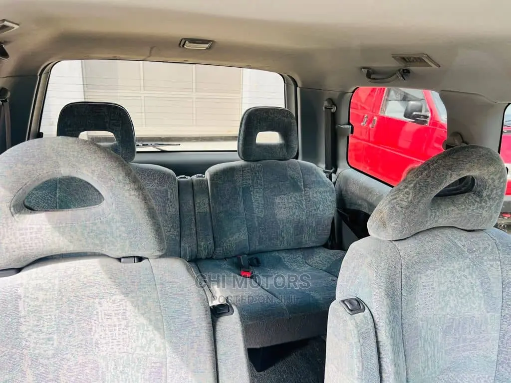 Mitsubishi Space Gear 2005 Silver