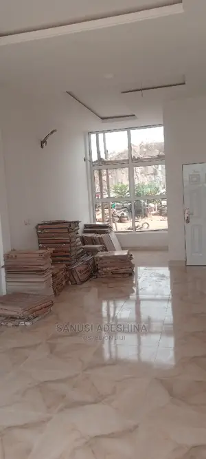 Shop Commercial