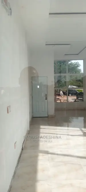 Shop Commercial