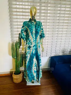Size 8 Gold Chrome Faceless Display Mannequin