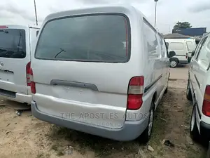 Toyota HiAce 2003 Grey