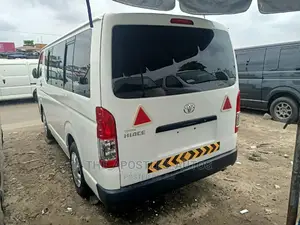 Toyota HiAce 2011 White