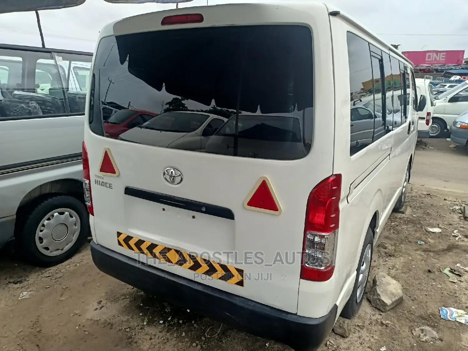 Toyota HiAce 2011 White