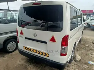 Toyota HiAce 2011 White
