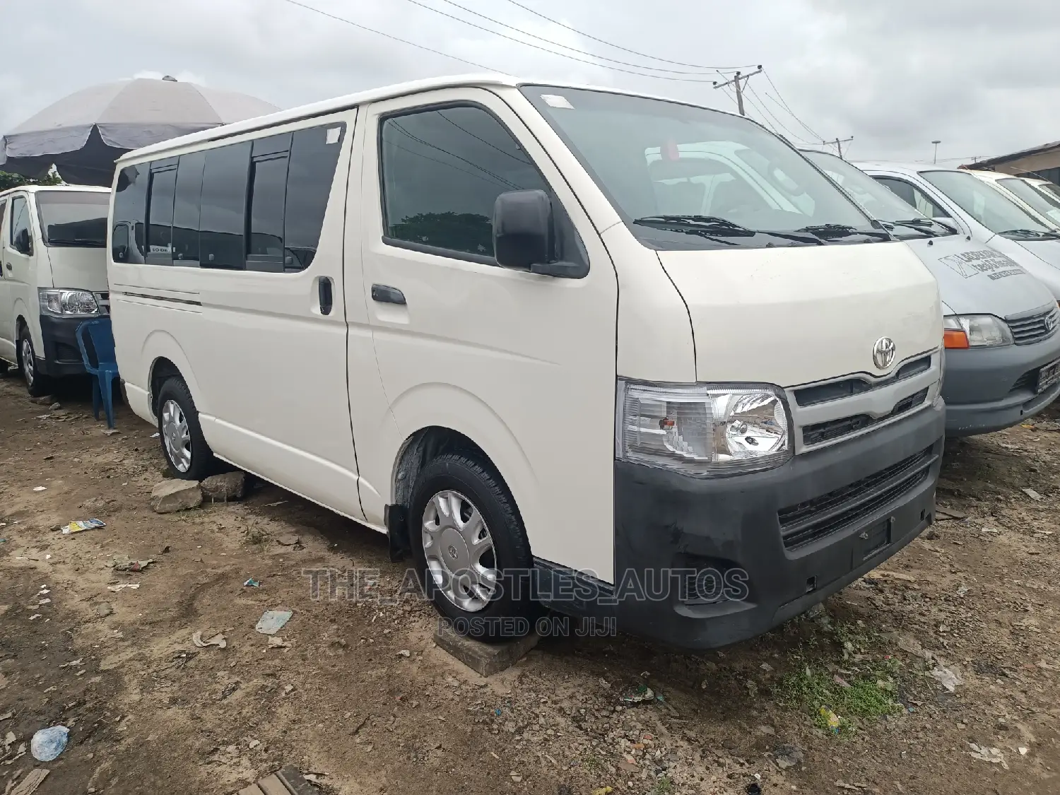 Toyota HiAce 2011 White