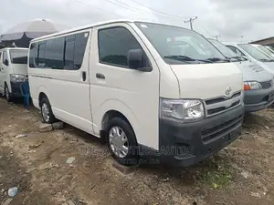 Toyota HiAce 2011 White