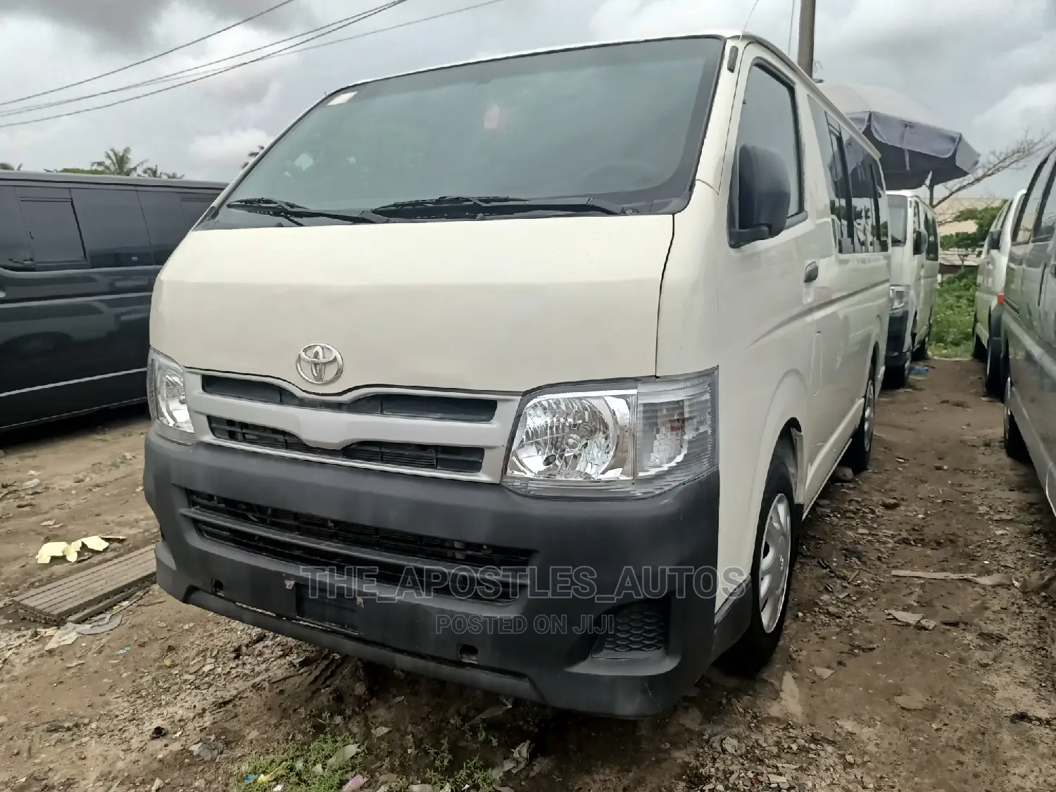 Toyota HiAce 2011 White