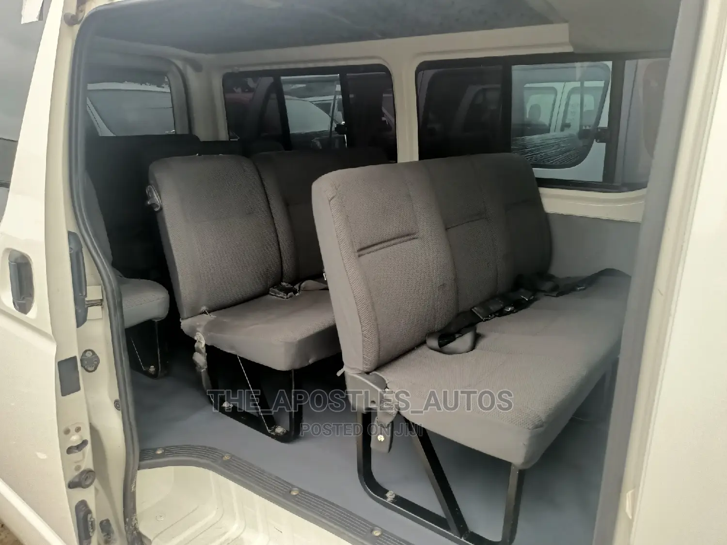 Toyota HiAce 2011 White