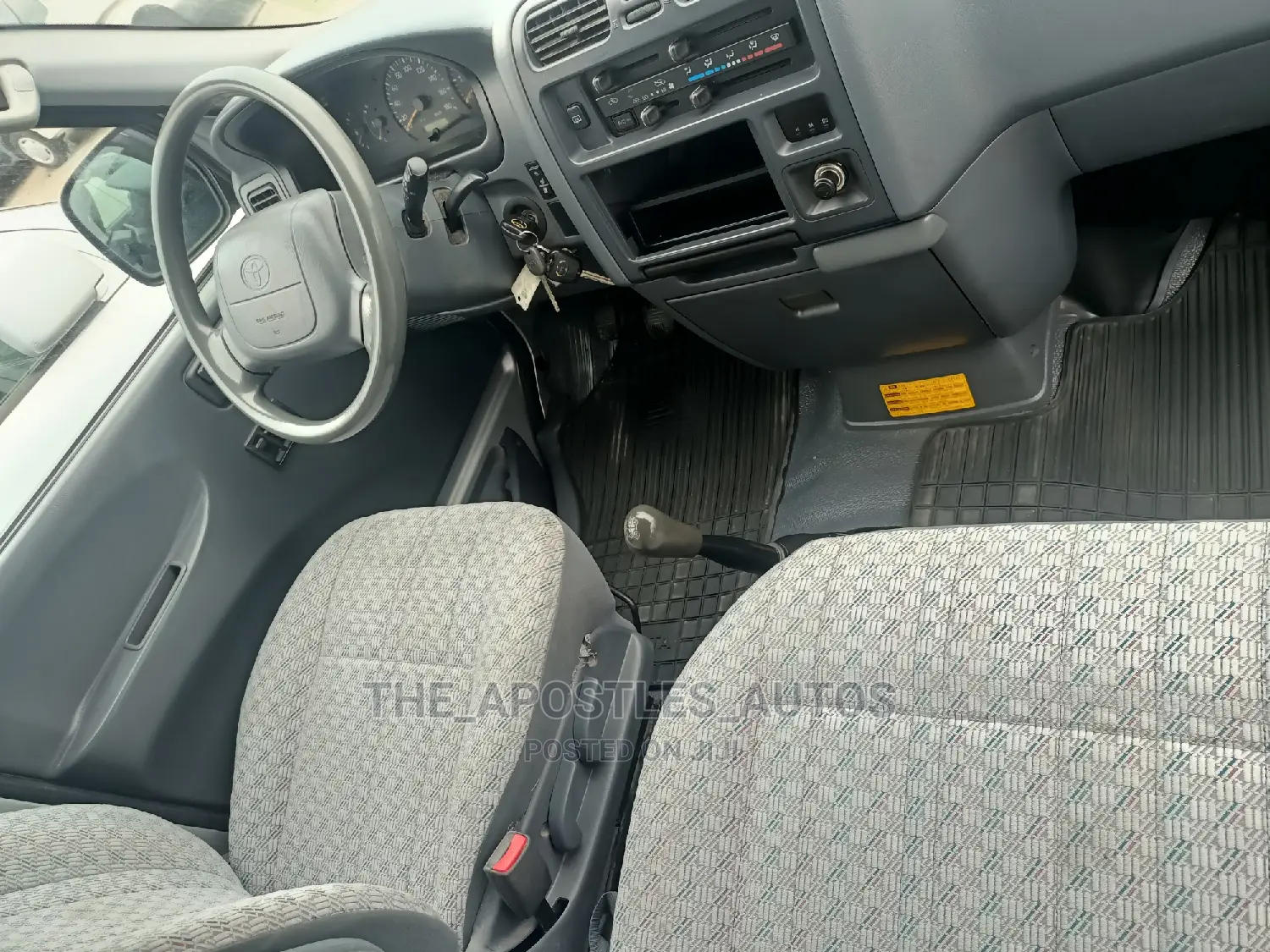 Toyota HiAce 2002 Grey
