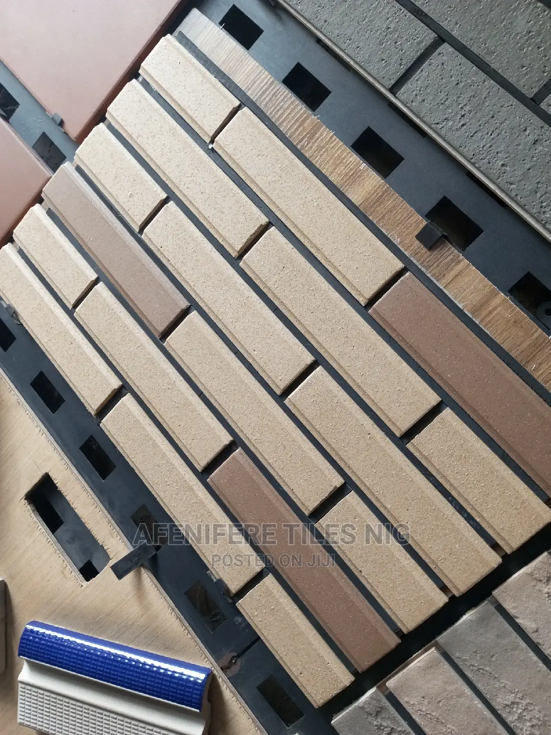 China Luxury Bricks Tiles
