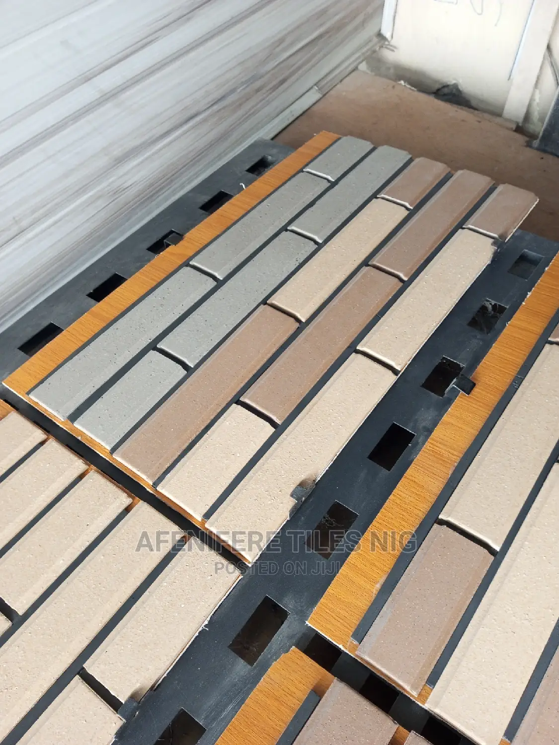 China Luxury Bricks Tiles