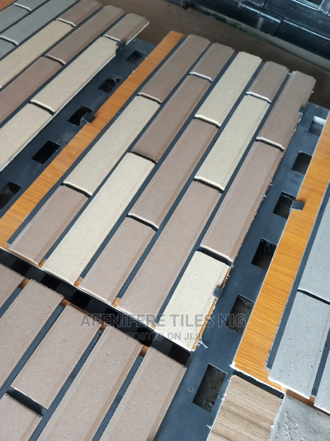 China Luxury Bricks Tiles