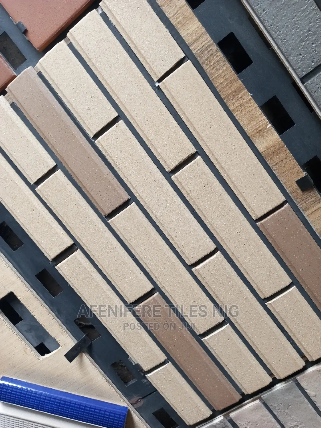 China Luxury Bricks Tiles