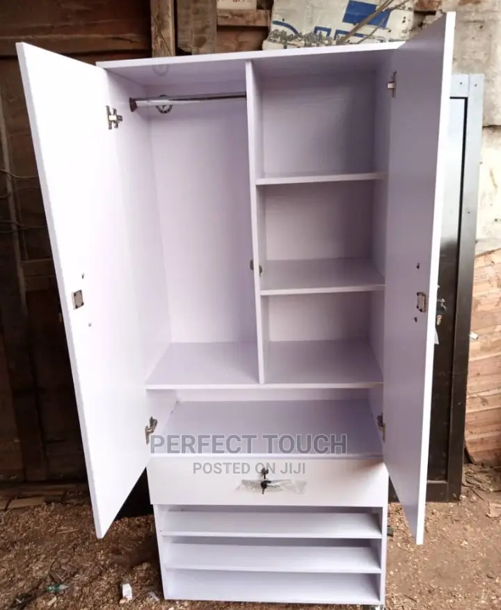 32inchis Wardrobe