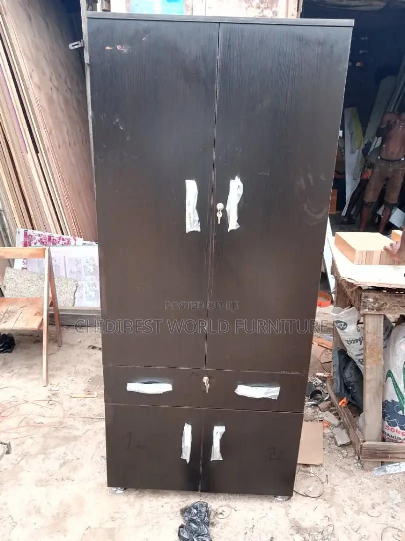 32inchis Wardrobe