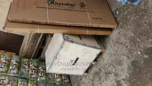 Iwin Salar Generator 1000w and 100ah Batteries X2 4panel