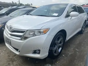 Toyota Venza V6 AWD 2011 White
