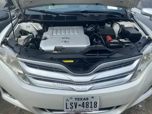 Toyota Venza V6 AWD 2011 White