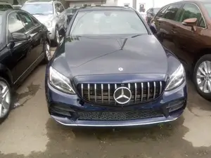 Mercedes-Benz C300 2016 Blue