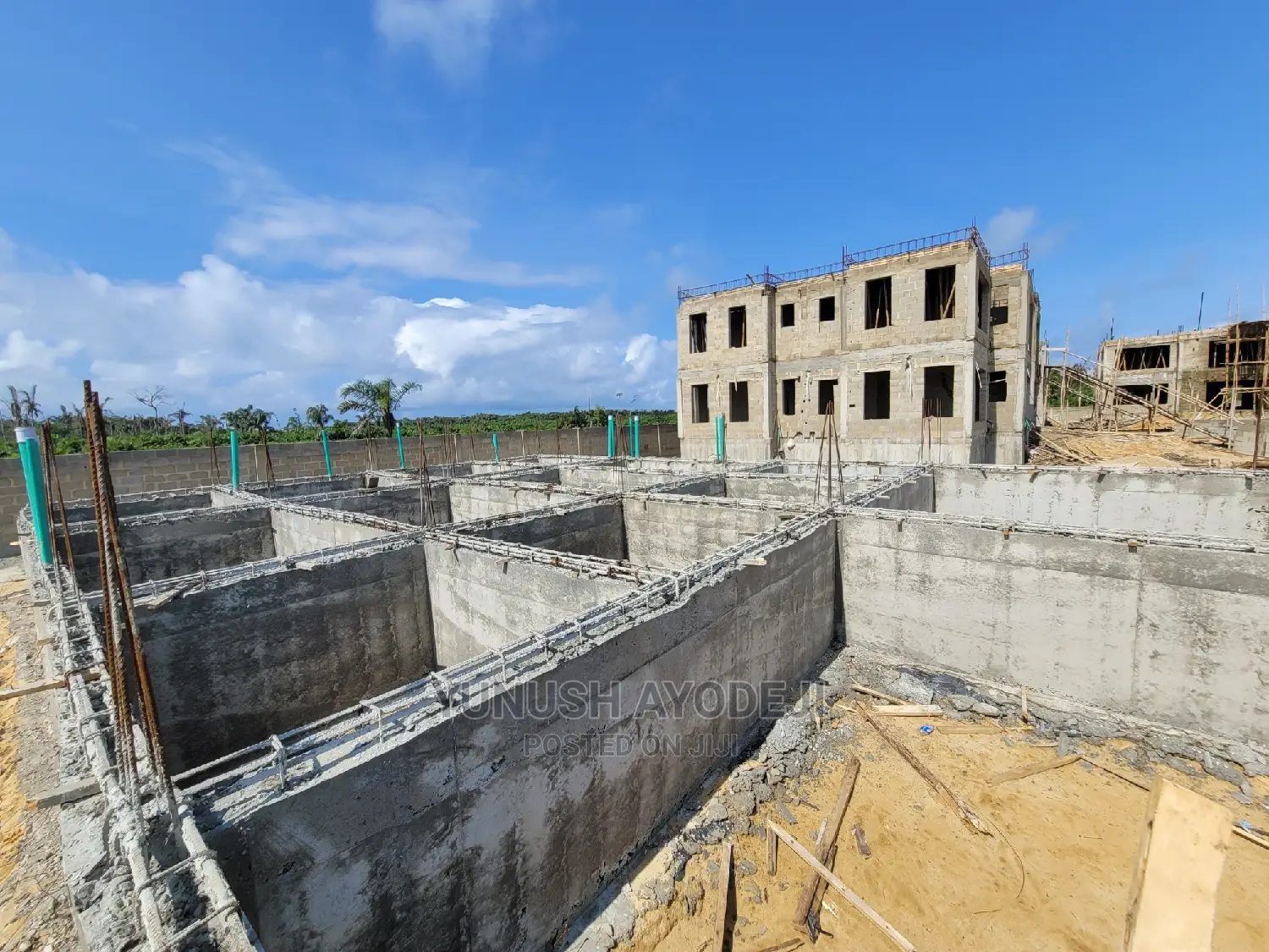 Civil Engineer / Building Contractor