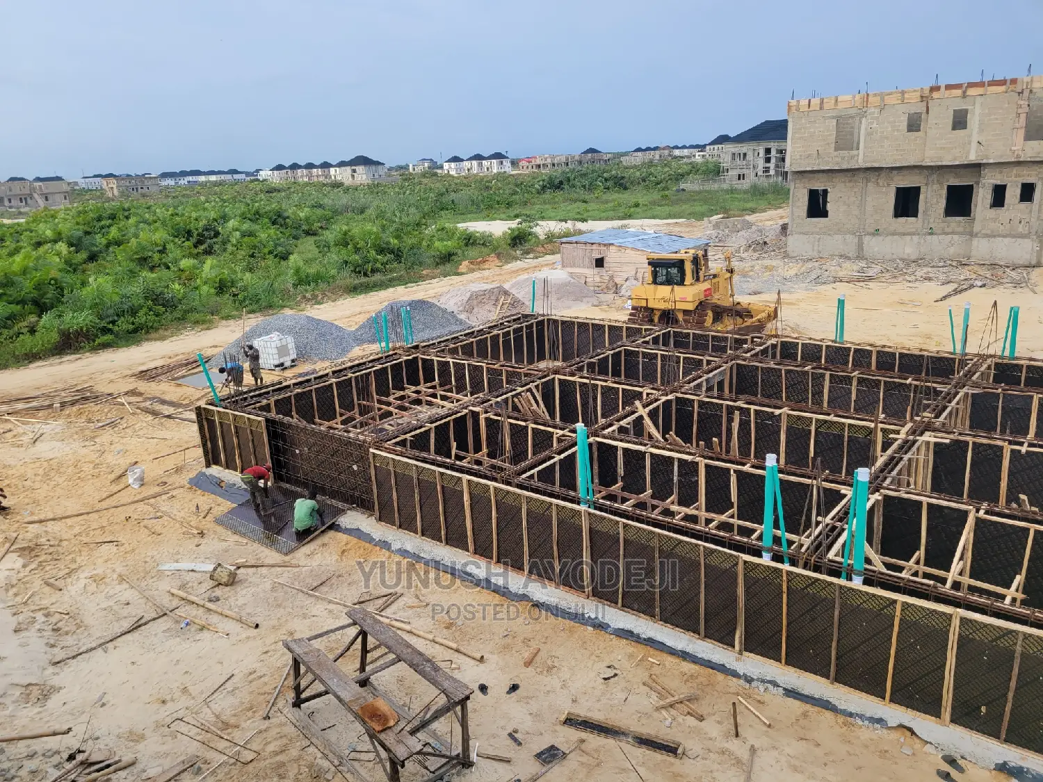 Civil Engineer / Building Contractor