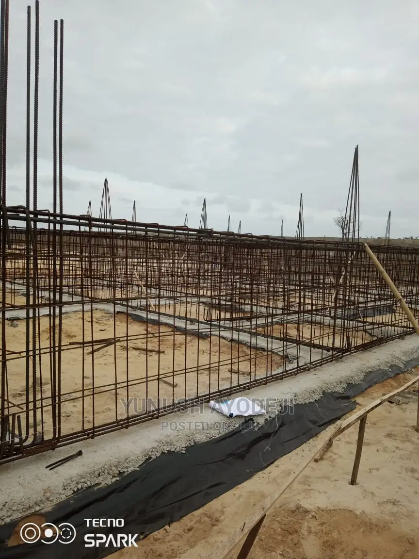 Civil Engineer / Building Contractor
