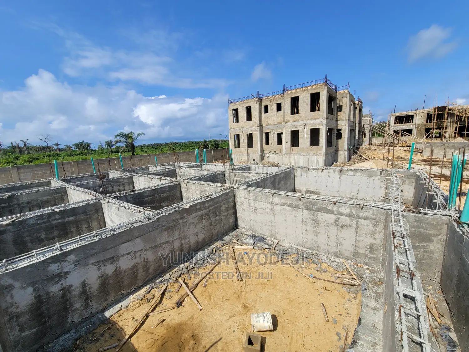 Civil Engineer / Building Contractor