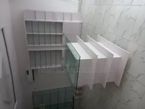 Show Glass