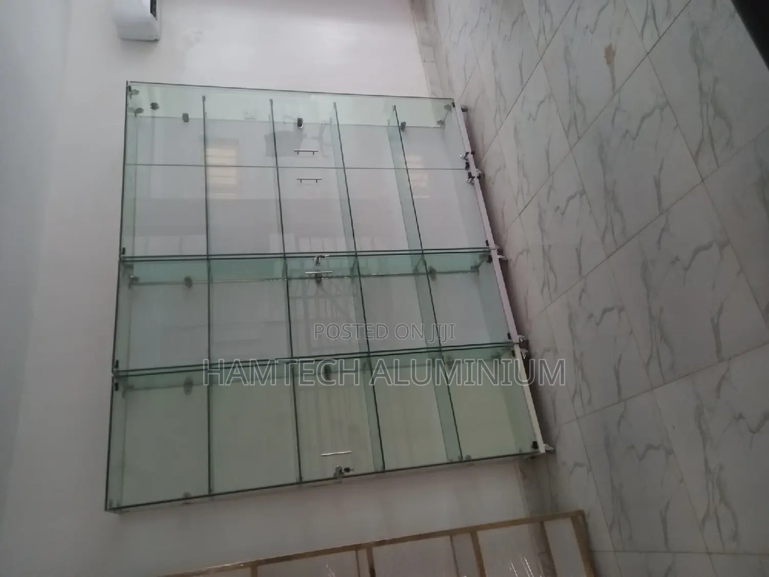 Show Glass