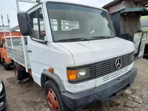 Mercedes Truck 609 Pickup