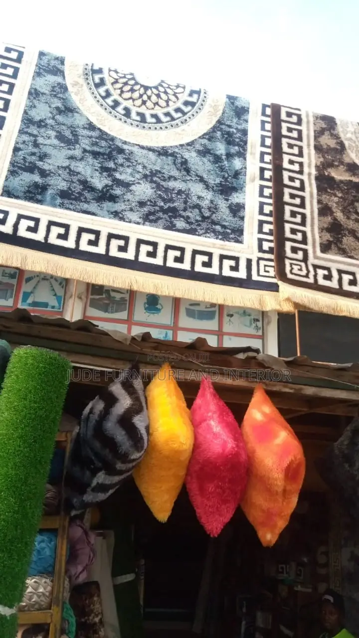 Top Class Center Rug