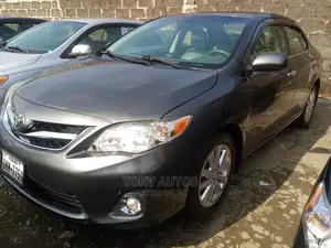 Toyota Corolla 2010 Gray