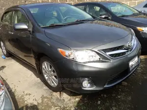 Toyota Corolla 2010 Gray