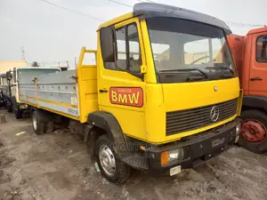 Mercedes Truck 814 Yellow 6tyres