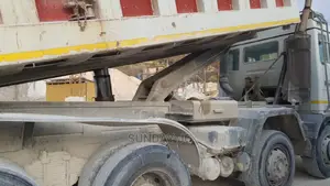 Tokunbo 40tons Astra IVECO Twelve Tyres Dump Truck