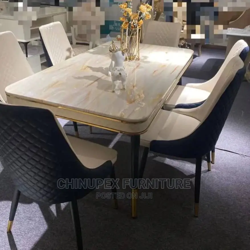 Luxury 6 Seaters Dining Table