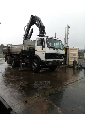 Self-Loader, Hiab Truck and Forklifts for Hire
