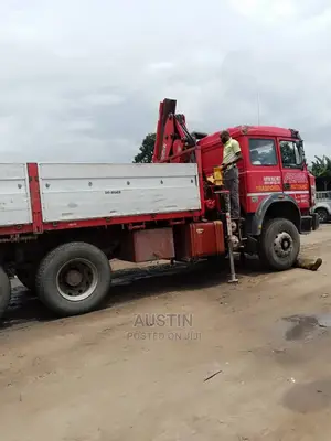 Self-Loader, Payloader and Forklifts for Hire
