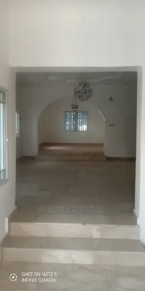 3bdrm Block of Flats in Guzape Close To Coza for rent